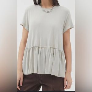Greyson green tshirt with flowy bottom